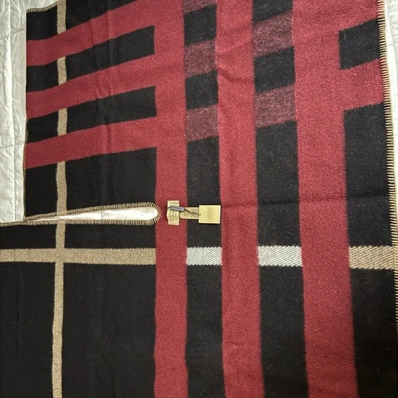 Burberry Burgundy and Black Wool Poncho - Picture 5 of 8